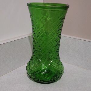 Hoosier Elegant Green Glass Vase